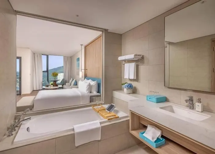 Khách sạn Khach San A La Carte 5*